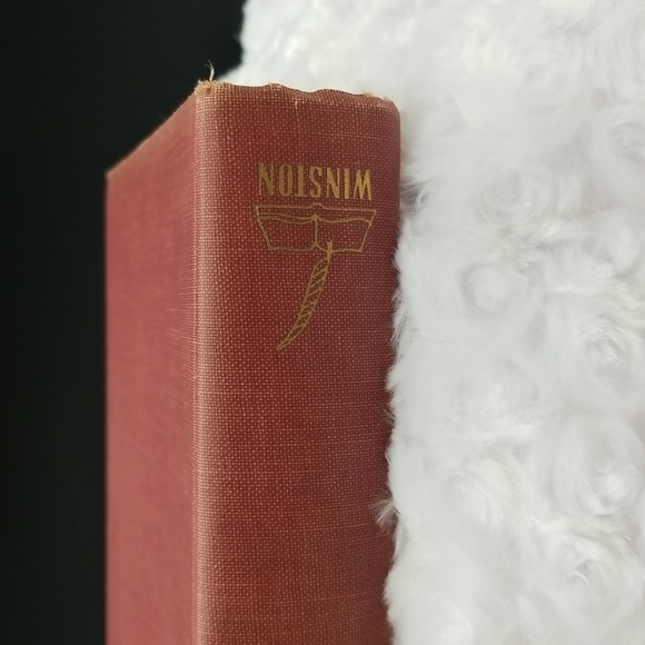 Peloubet's Bible Dictionary Red Hardcover Book - Picture 5 of 16